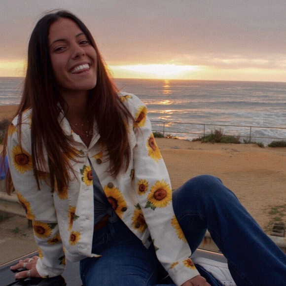 Meet your Posher, Lia - Picture 1 of 1